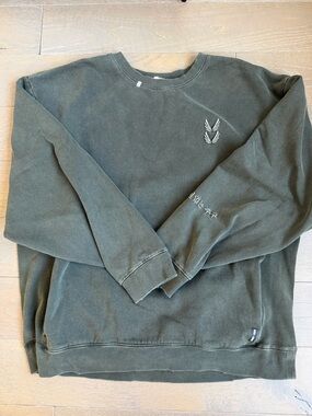 ASRV TECH ESSENTIAL™ DISTRESSED CREWNECK